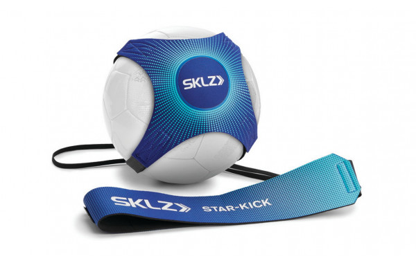 Тренажер для отработки ударов SKLZ Star-Kick Metallic Blu 600_380